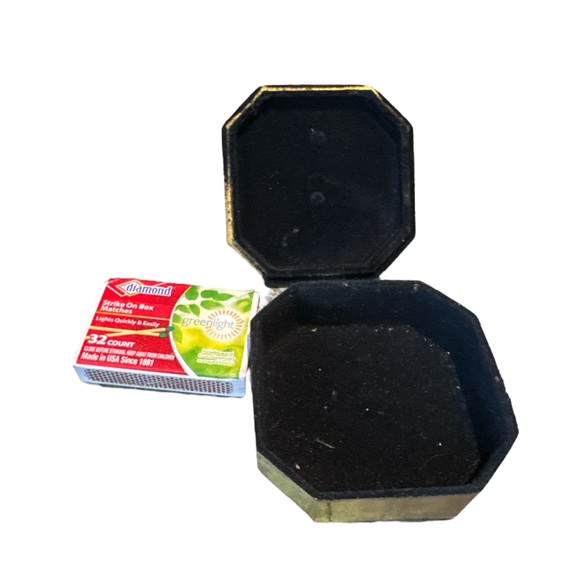 Vintage brass matches box strike anywhere mouse a top - Picture 3 of 5